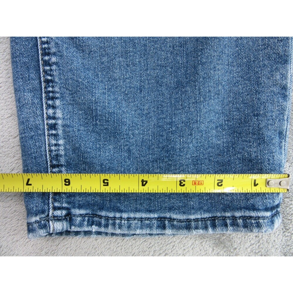 Silver Jeans Women's Size 16W x23 Suki Capri Medium Wash Blue Distressed - Picture 6 of 13